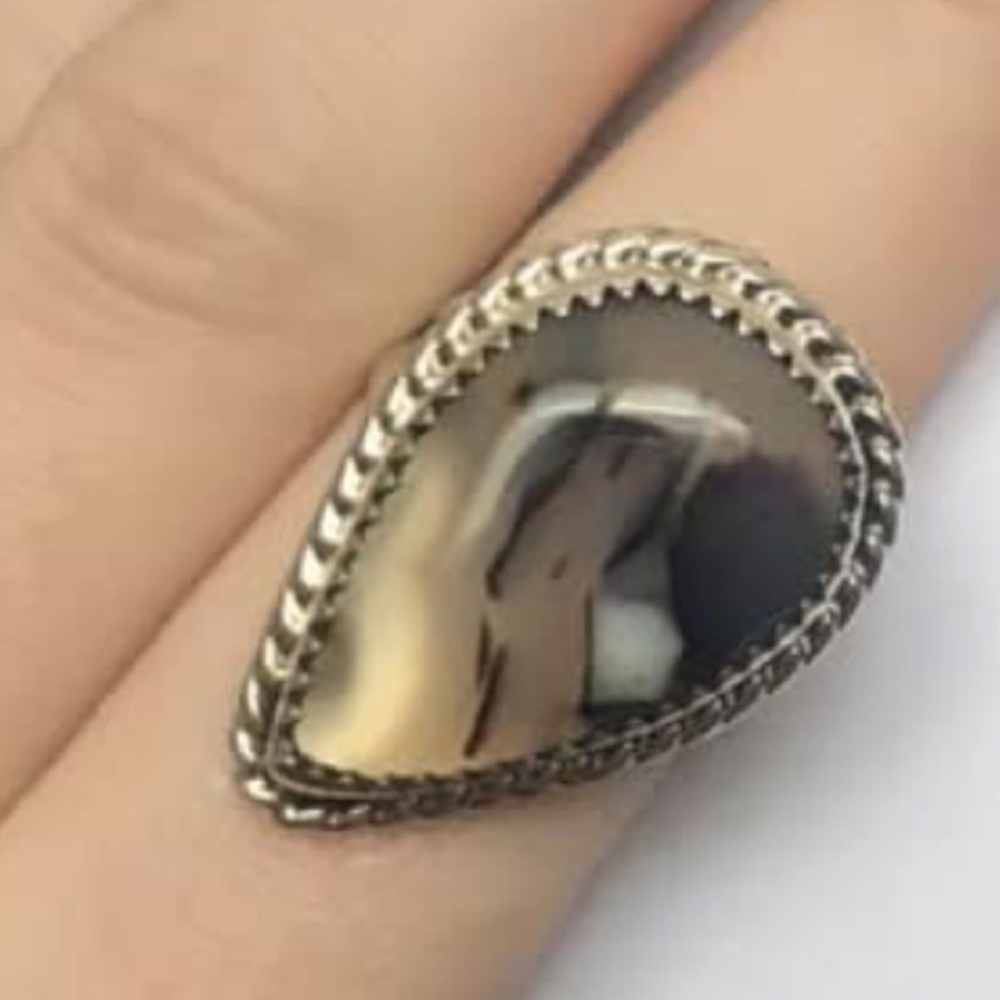 BNWT Native American made Montana Agate ring